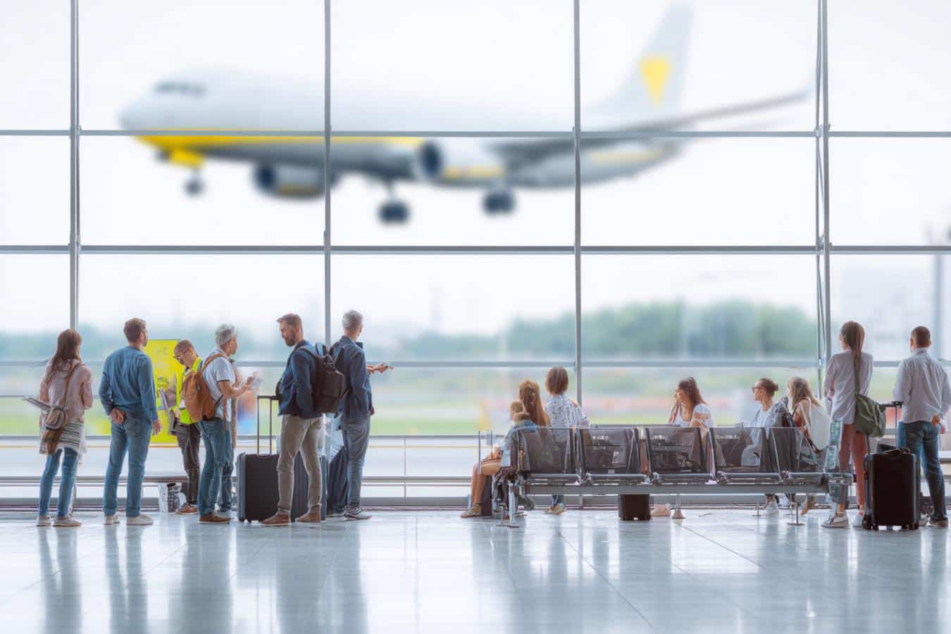 passagers bloques aeroport tours ryanair