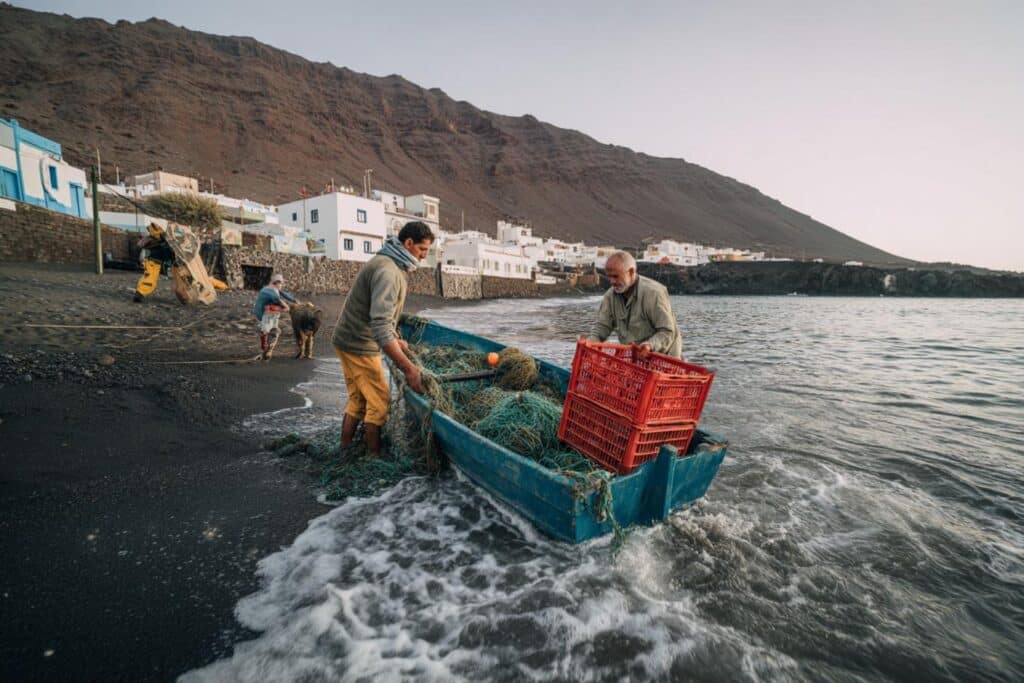 plage volcan village aux iles canaries