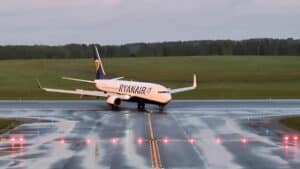 ryanair quitte aéroport de clermont ferrand