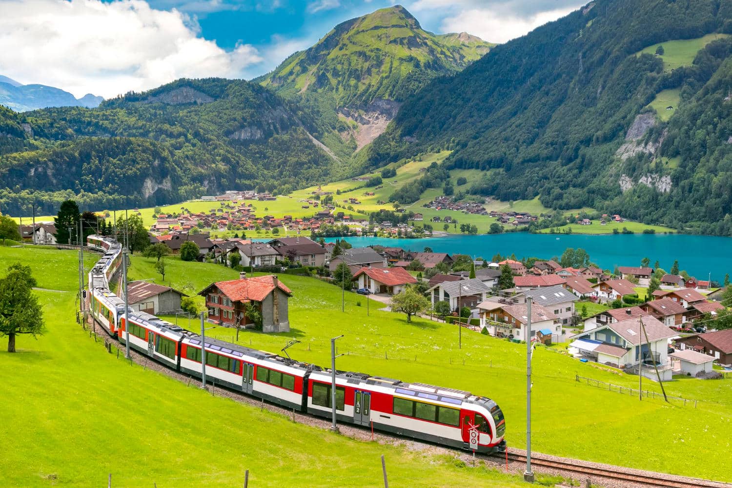 train panoramique suisse