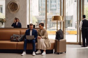 voyageur reservant hotel mardi 15h